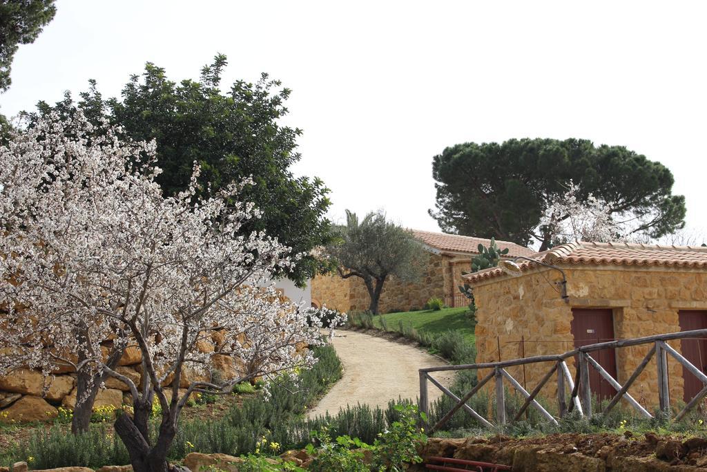 Agriturismo Feudo Muxarello Villa Aragona Exterior photo