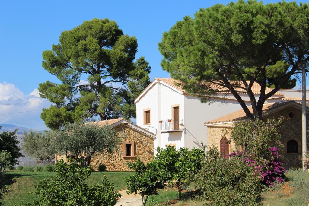 Agriturismo Feudo Muxarello Villa Aragona Exterior photo