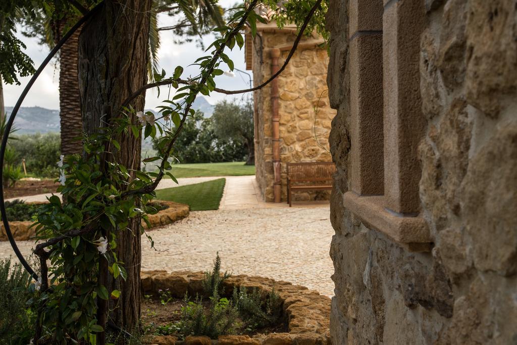 Agriturismo Feudo Muxarello Villa Aragona Exterior photo