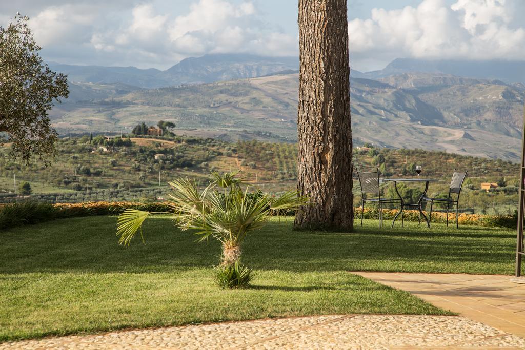 Agriturismo Feudo Muxarello Villa Aragona Exterior photo