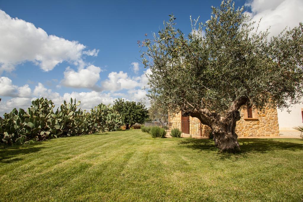 Agriturismo Feudo Muxarello Villa Aragona Room photo