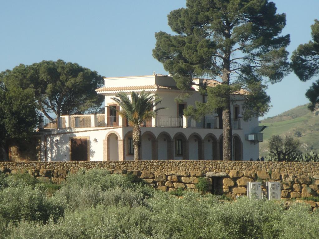 Agriturismo Feudo Muxarello Villa Aragona Exterior photo